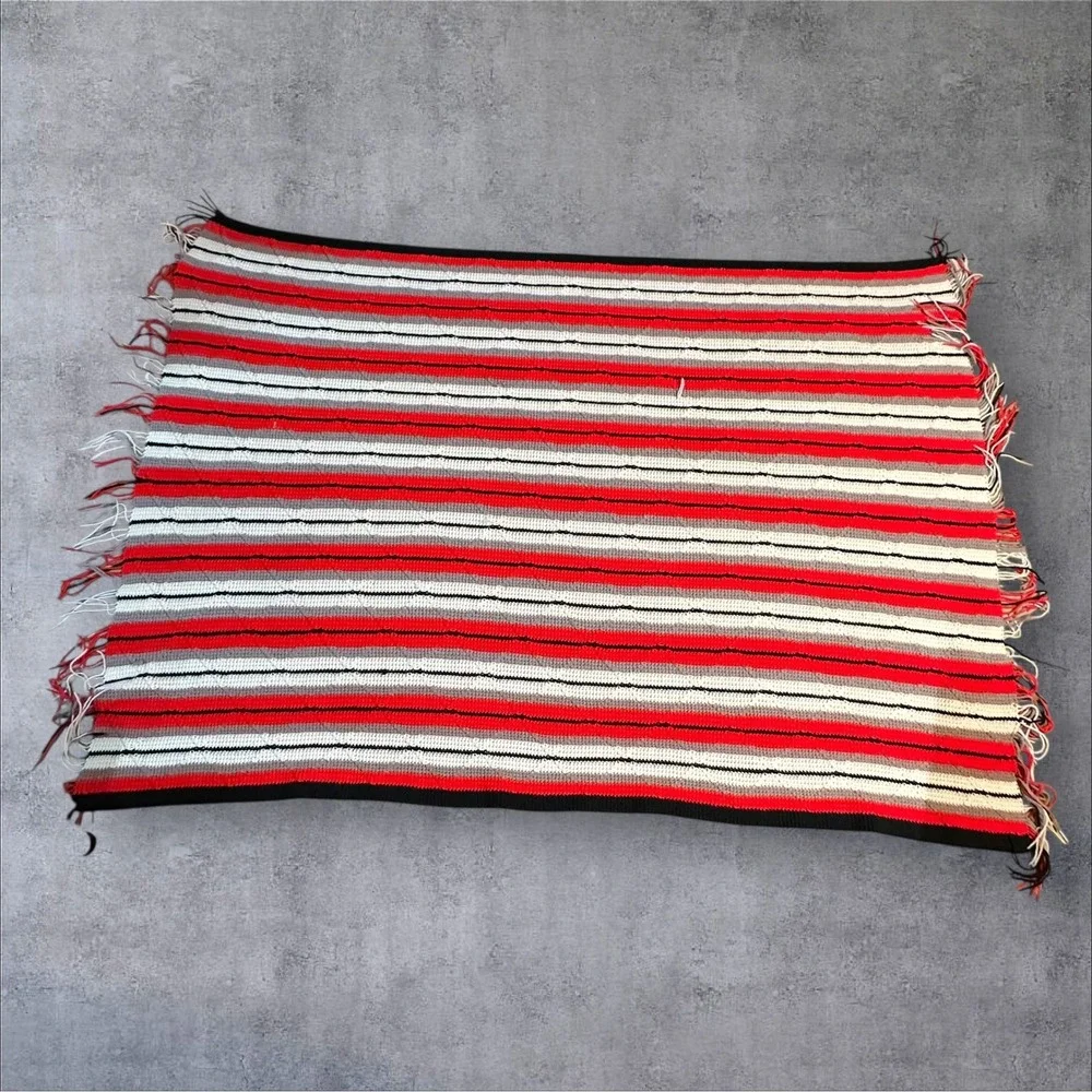 Vintage Handmade Navajo Diamond‎ Crochet Blanket Red White Gray Black 70x45